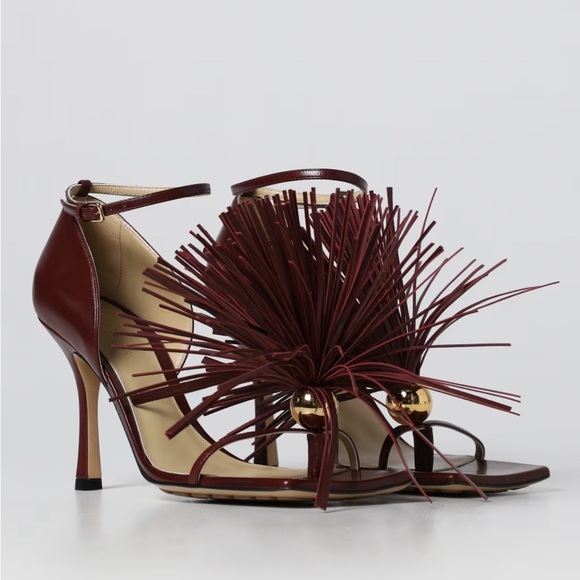 Bottega Veneta Decorative Tassel Lunge Nappa Sandals in Burgandy - Picture 5 of 7